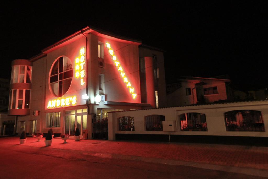 Hotel Andre'S Κραϊόβα Εξωτερικό φωτογραφία